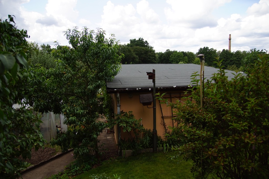 Blick von "oben" auf das Gartenhäuschen