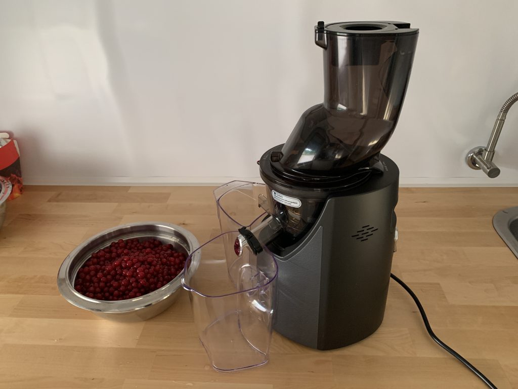 Der Kuvings Whole Slow Juicer kurz vor seinem ersten Einsatz